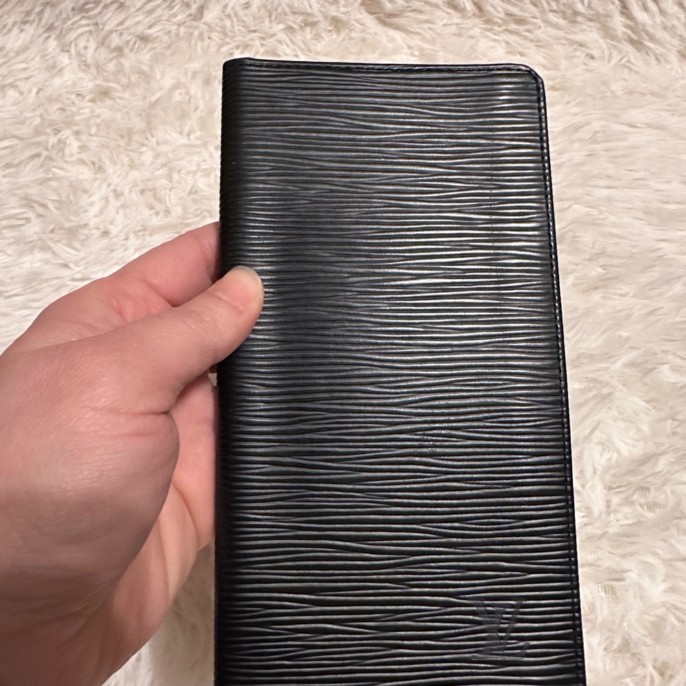 Louis Vuitton Black Wallet - Picture 11 of 11